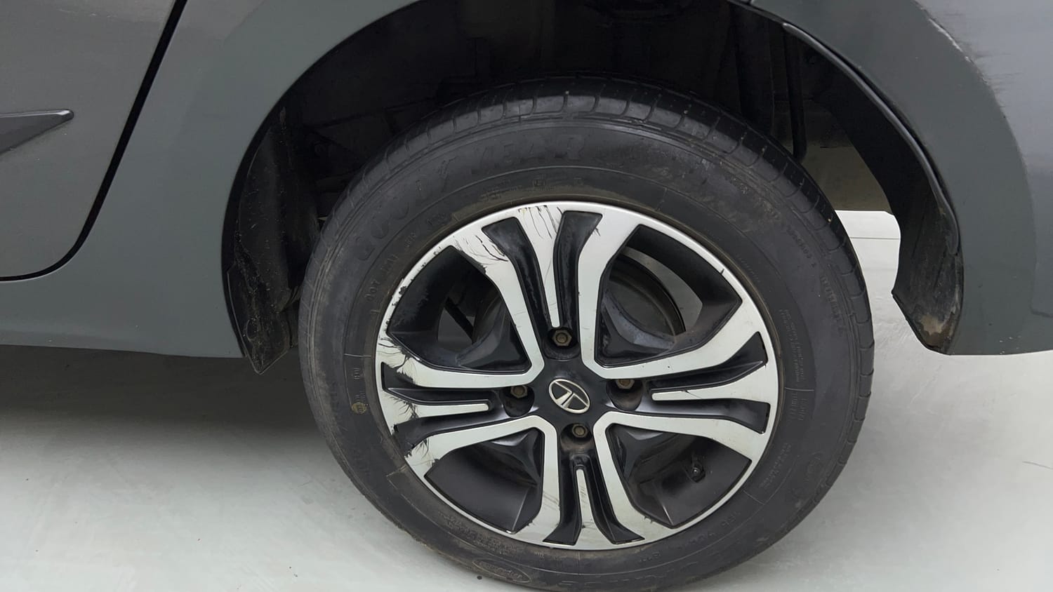 2022 Tata Tigor XZ Plus CNG-35