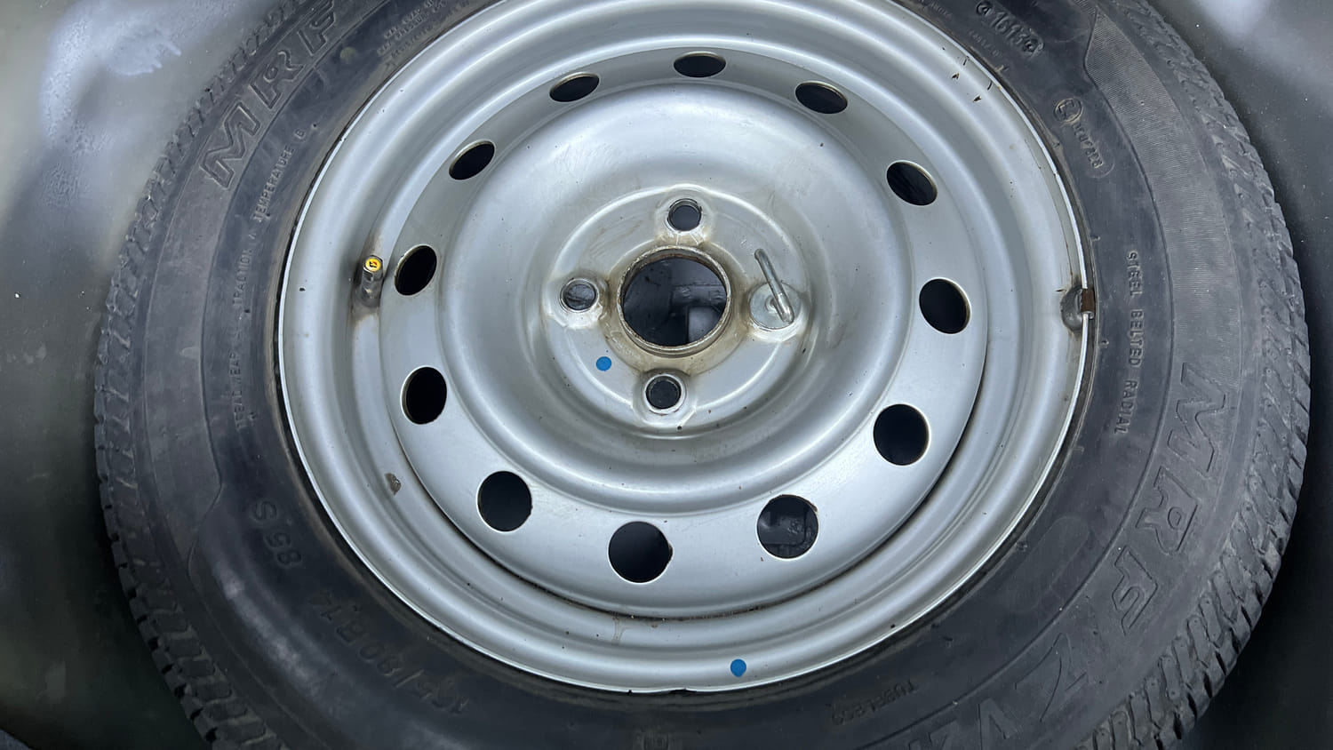 Used 2013 Maruti Suzuki Swift LDi Diesel Manual tyres SPARE TYRE VIEW