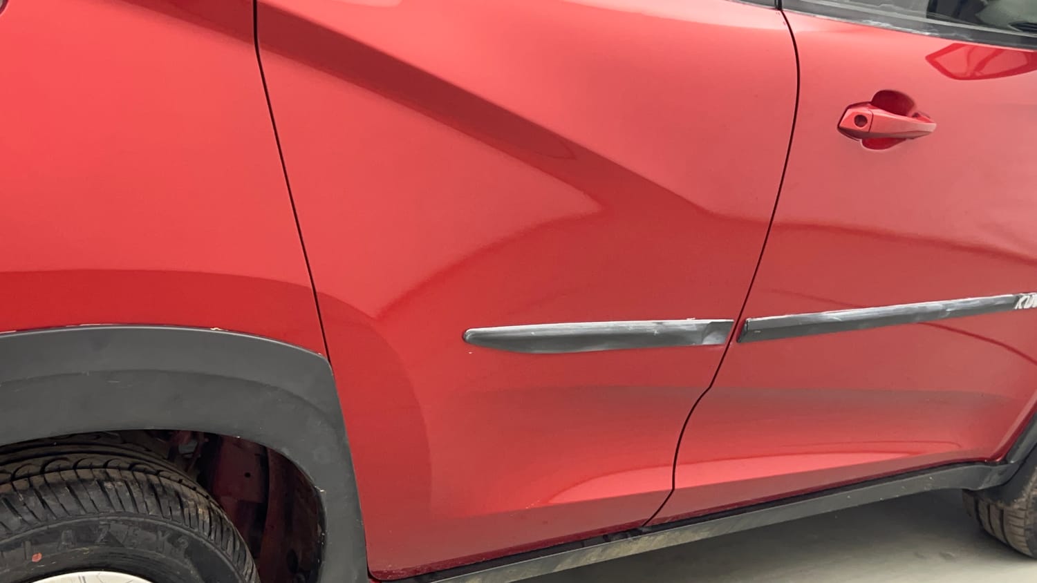 Used 2018 Mahindra KUV100 NXT K4 Plus 6 STR Petrol Manual dents MINOR SCRATCH