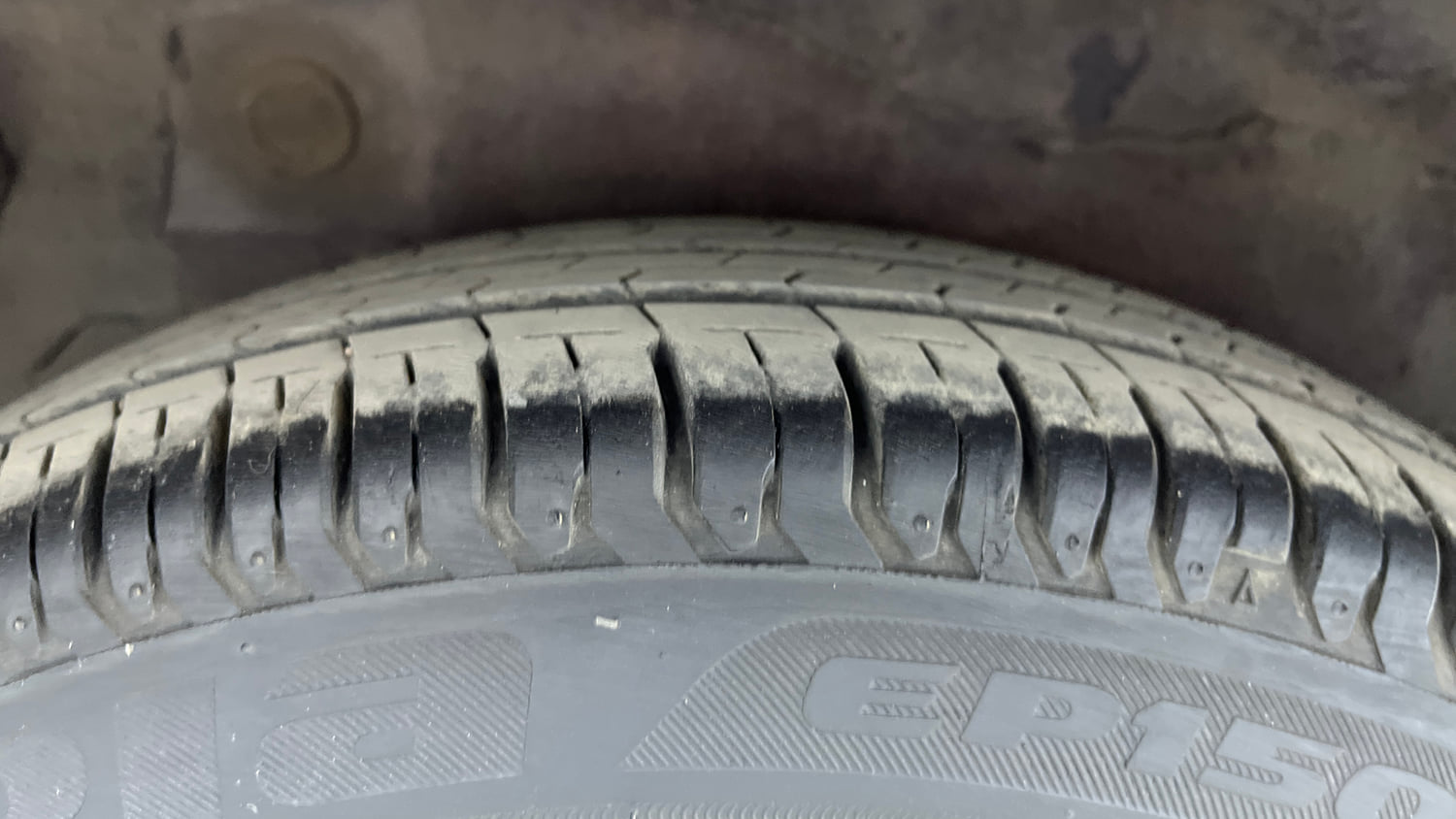 Used 2012 Hyundai i10 Sportz 1.2 AT Kappa2 Petrol Automatic tyres RIGHT REAR TYRE TREAD VIEW