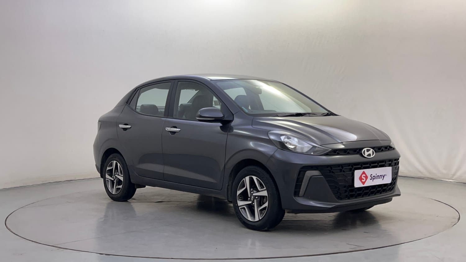 Used 2023 Hyundai Aura SX 1.2 CNG Cng Manual exterior RIGHT FRONT CORNER VIEW
