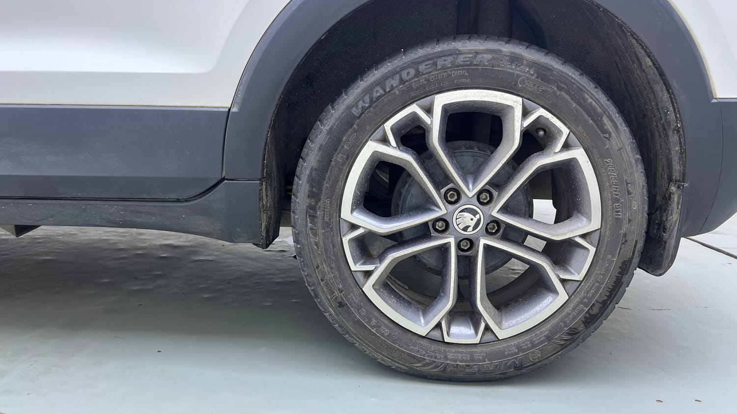 Used 2022 Skoda Kushaq Style 1.5L TSI MT Petrol Manual tyres LEFT REAR TYRE RIM VIEW