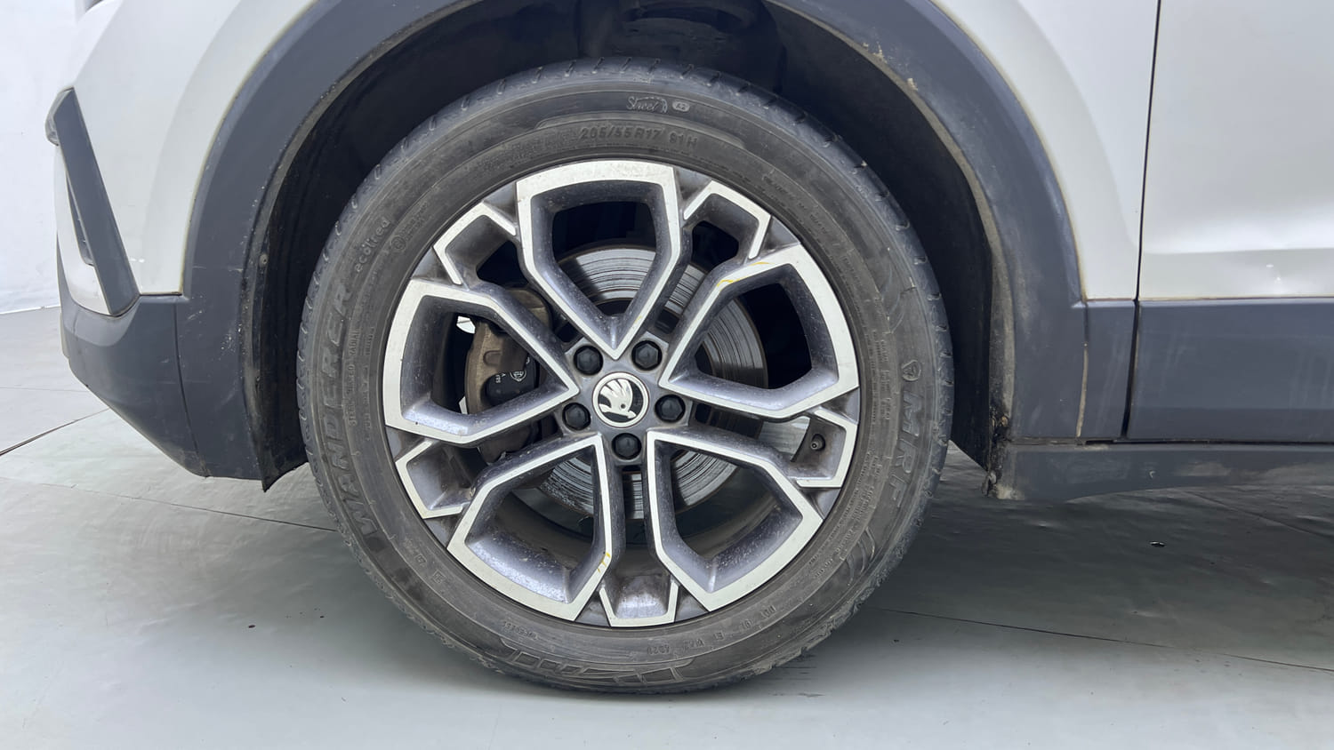 Used 2022 Skoda Kushaq Style 1.5L TSI MT Petrol Manual tyres LEFT FRONT TYRE RIM VIEW