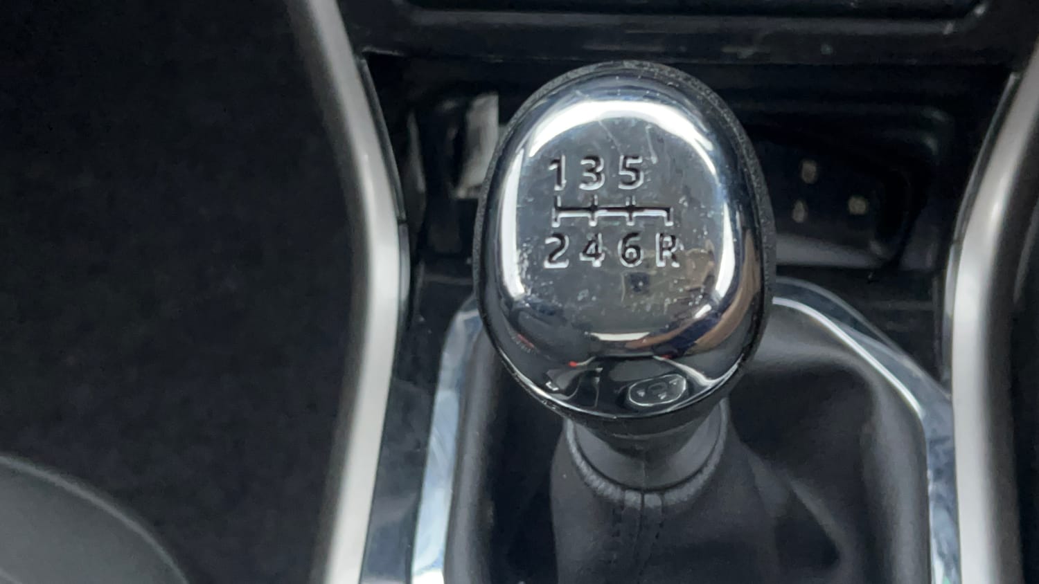 Used 2019 Tata Nexon XZ Plus Dual Tone Petrol Manual interior GEAR  KNOB VIEW
