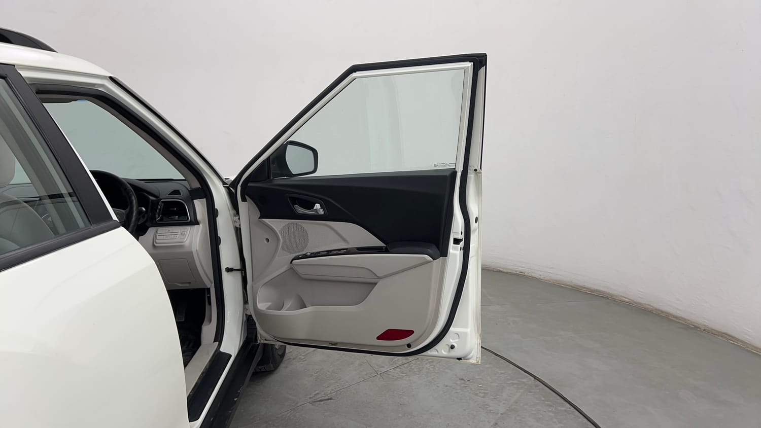 Used 2023 Mahindra XUV 300 W8 (O) 1.2 Petrol Petrol Manual interior RIGHT FRONT DOOR OPEN VIEW