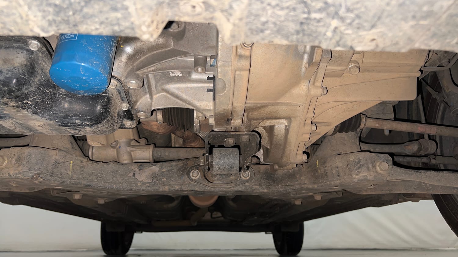 Used 2023 Hyundai Aura SX 1.2 CNG Cng Manual extra FRONT LEFT UNDERBODY VIEW