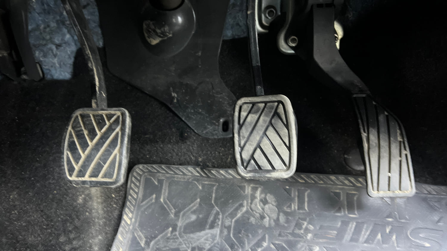 Used 2013 Maruti Suzuki Swift LDi Diesel Manual interior PEDALS VIEW