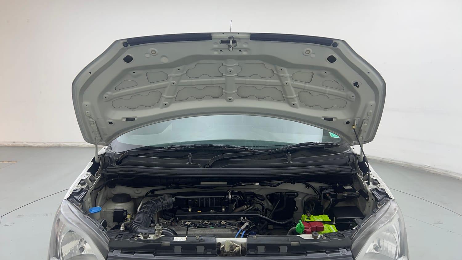 Used 2019 Maruti Suzuki Wagon R VXi 1.0 Petrol Manual engine ENGINE & BONNET OPEN FRONT VIEW