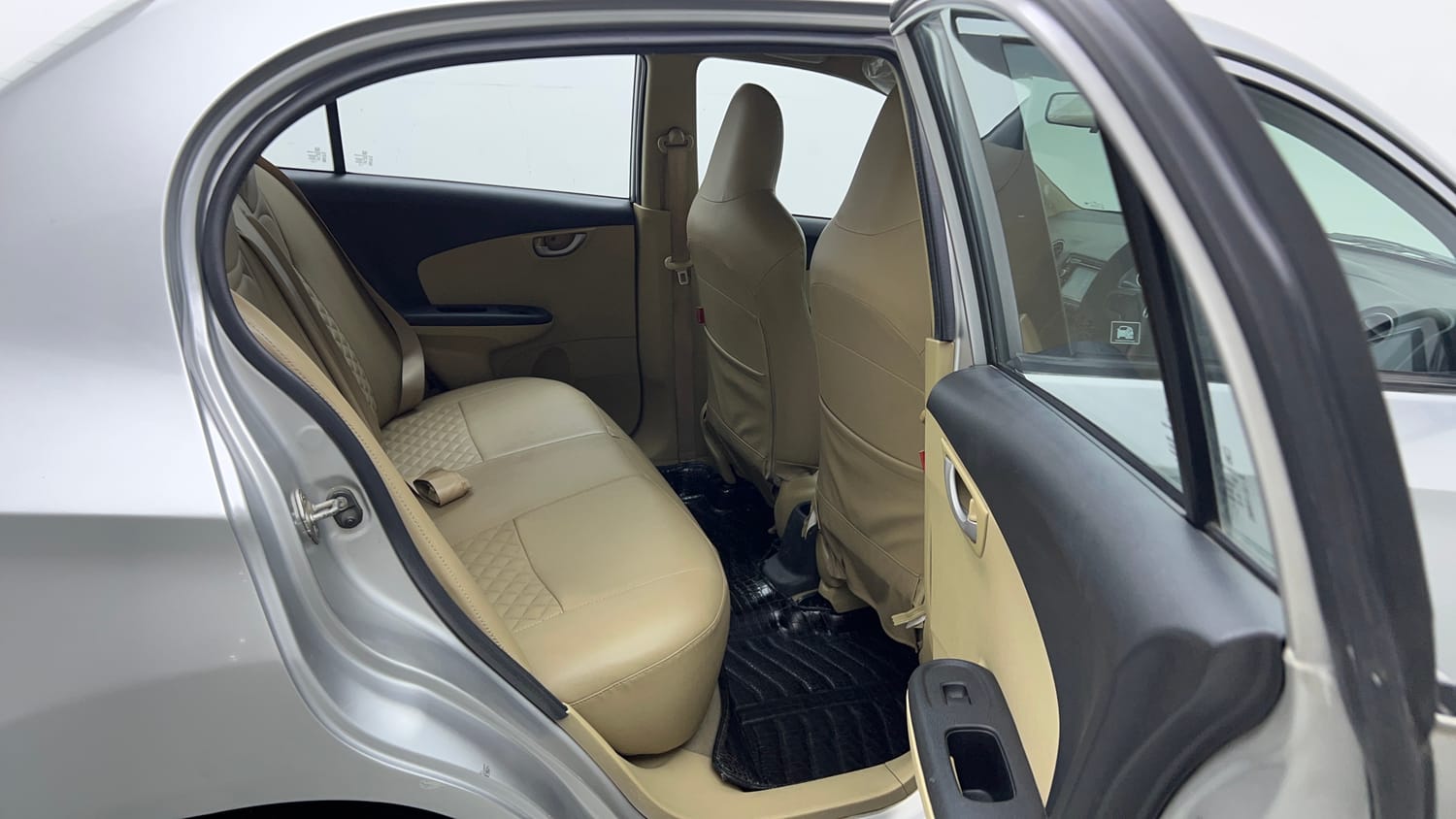 Used 2015 Honda Amaze 1.2 VX i-VTEC Petrol Manual interior RIGHT SIDE REAR DOOR CABIN VIEW