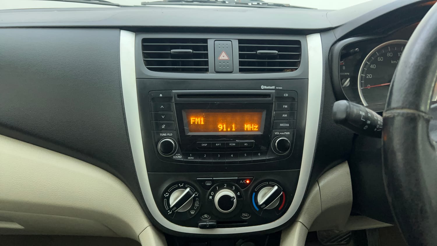 Used 2017 Maruti Suzuki Celerio ZXi AMT Petrol Automatic interior MUSIC SYSTEM & AC CONTROL VIEW