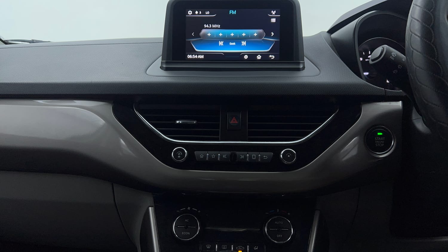 Used 2019 Tata Nexon XZ Plus Dual Tone Petrol Manual top_features Integrated (in-dash) music system