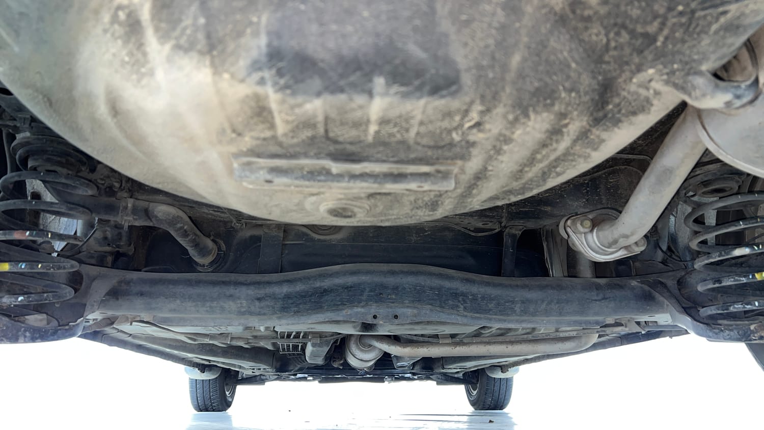 Used 2015 Honda Amaze 1.2 VX i-VTEC Petrol Manual extra REAR UNDERBODY VIEW (TAKEN FROM REAR)