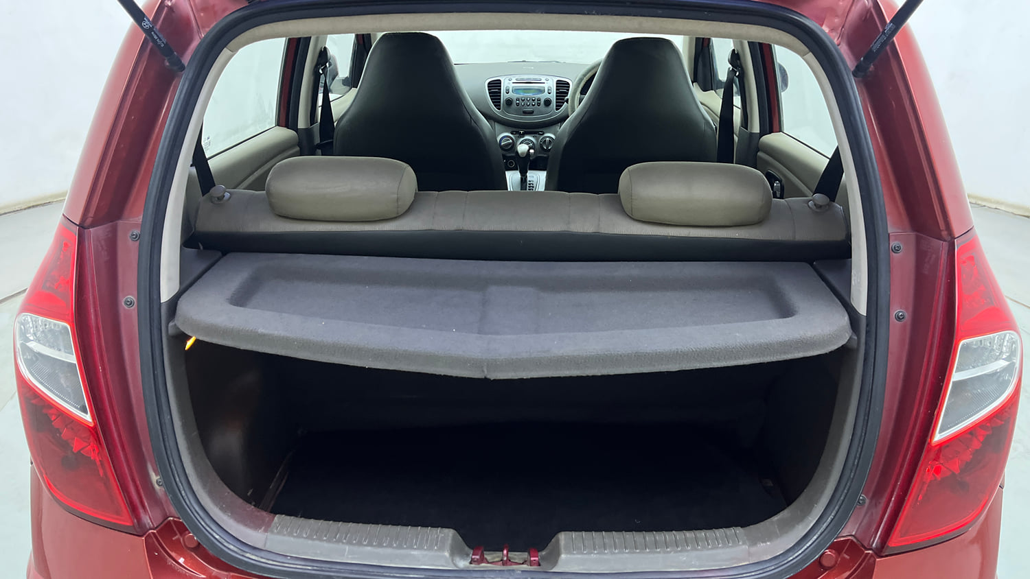 Used 2012 Hyundai i10 Sportz 1.2 AT Kappa2 Petrol Automatic interior DICKY INSIDE VIEW