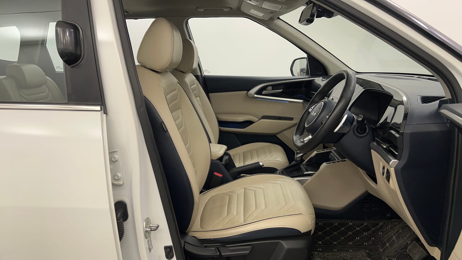 Used 2023 Kia Carens Luxury Plus 1.5 Diesel AT 7 STR Diesel Automatic interior RIGHT SIDE FRONT DOOR CABIN VIEW