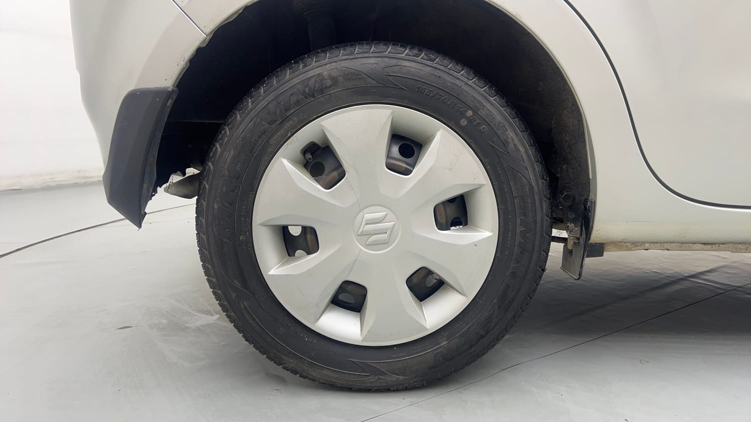 Used 2019 Maruti Suzuki Wagon R VXi 1.0 Petrol Manual tyres RIGHT REAR TYRE RIM VIEW