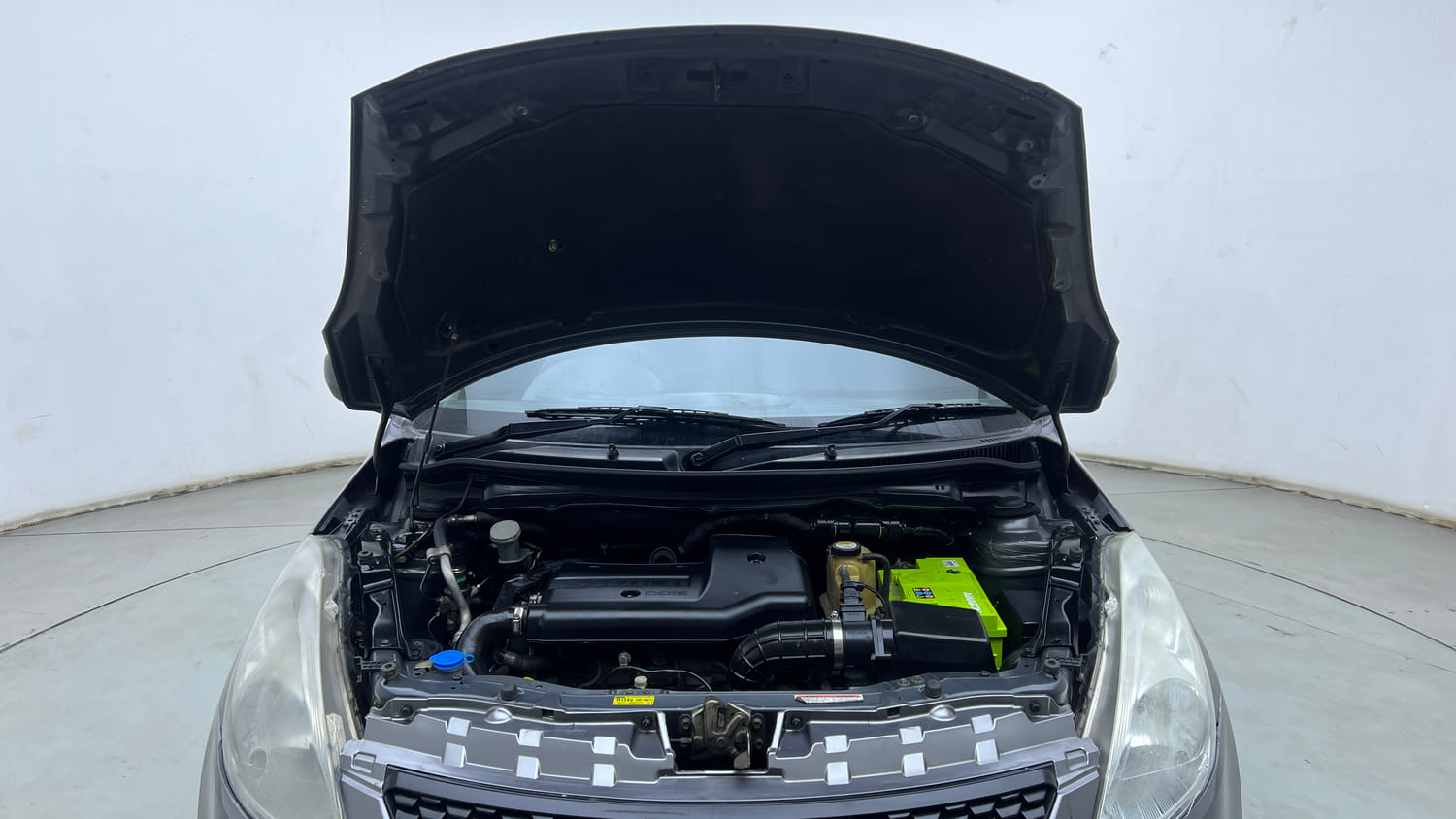 Used 2013 Maruti Suzuki Swift LDi Diesel Manual engine ENGINE & BONNET OPEN FRONT VIEW