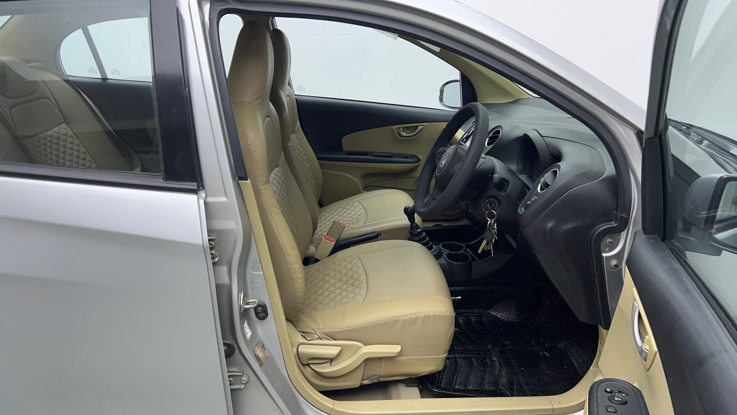 Used 2015 Honda Amaze 1.2 VX i-VTEC Petrol Manual interior RIGHT SIDE FRONT DOOR CABIN VIEW