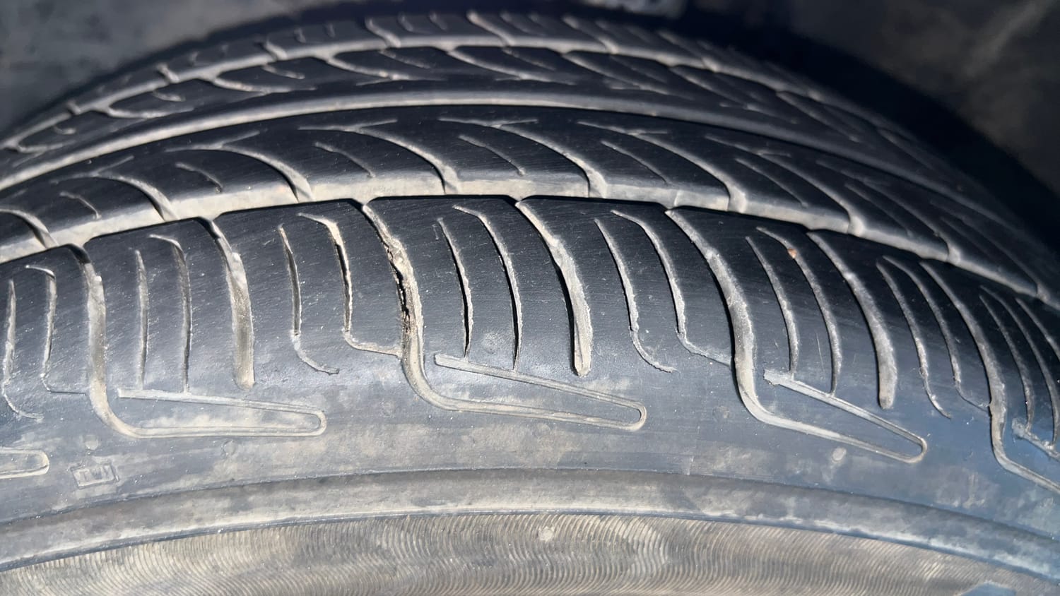 Used 2015 Honda Amaze 1.2 VX i-VTEC Petrol Manual tyres LEFT FRONT TYRE TREAD VIEW