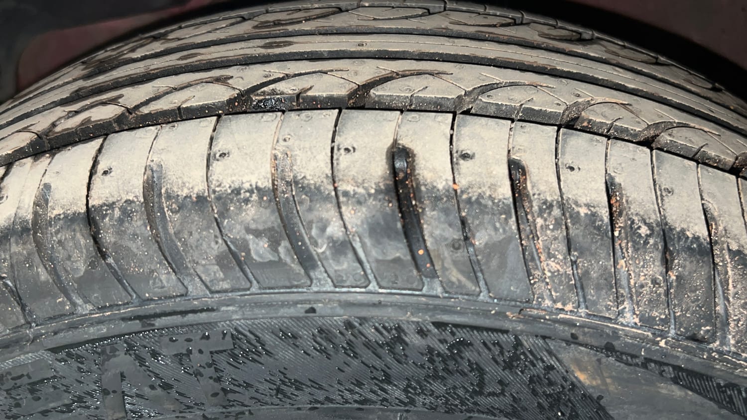 Used 2018 Mahindra KUV100 NXT K4 Plus 6 STR Petrol Manual tyres LEFT FRONT TYRE TREAD VIEW