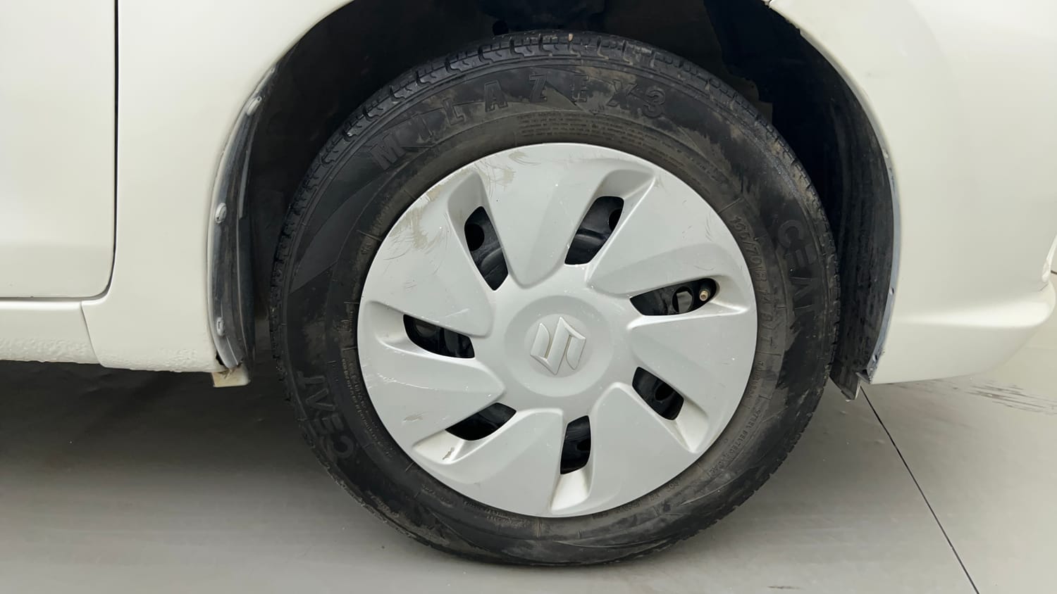Used 2017 Maruti Suzuki Celerio ZXi AMT Petrol Automatic tyres RIGHT FRONT TYRE RIM VIEW