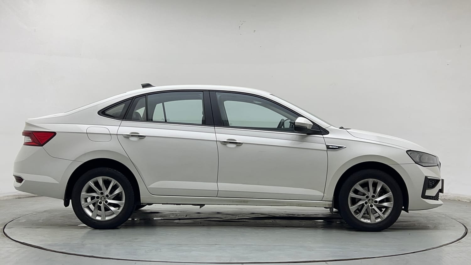 2022 Skoda Slavia Ambition 1.0L TSI AT-5