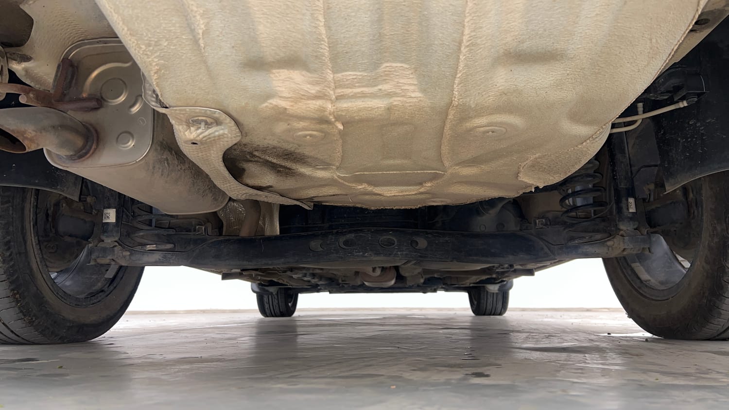 Used 2022 Skoda Slavia Style 1.0L TSI MT Petrol Manual extra REAR UNDERBODY VIEW (TAKEN FROM REAR)