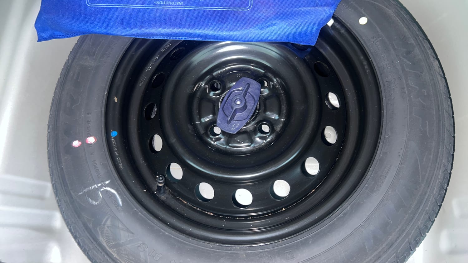Used 2019 Maruti Suzuki Wagon R VXi 1.0 Petrol Manual tyres SPARE TYRE VIEW