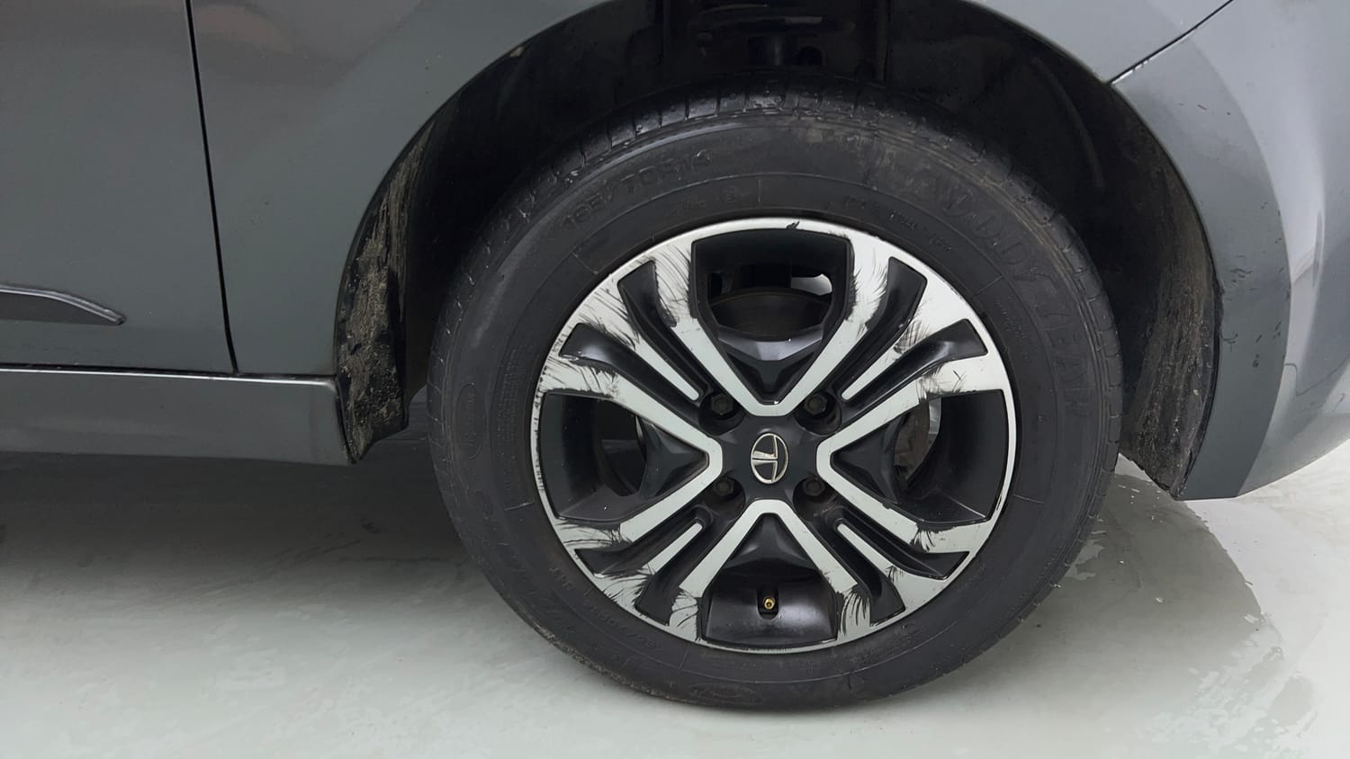 2022 Tata Tigor XZ Plus CNG-32