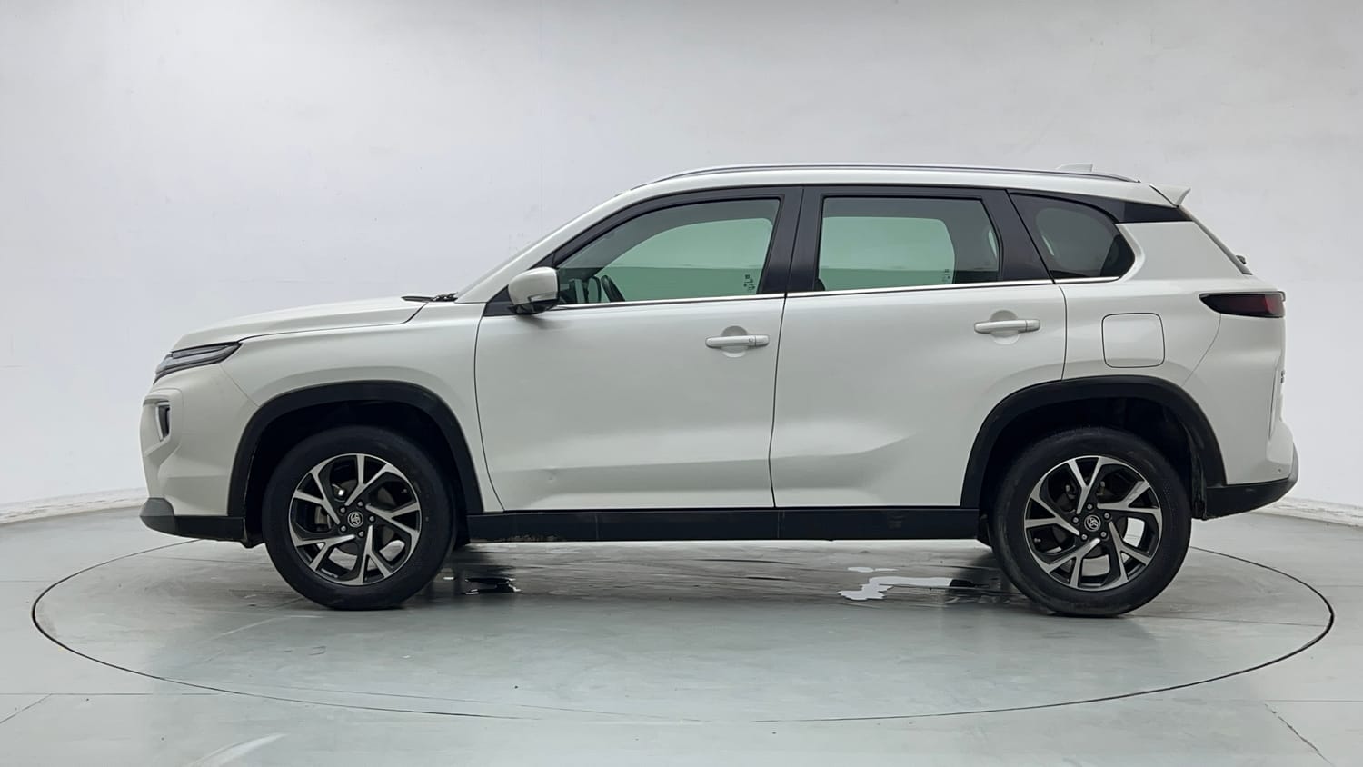 Used 2023 Toyota Urban Cruiser Hyryder V Hybrid Hybrid Automatic exterior LEFT SIDE VIEW