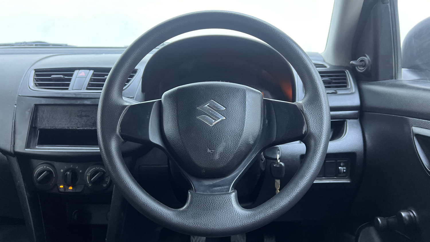 Used 2013 Maruti Suzuki Swift LDi Diesel Manual interior STEERING VIEW