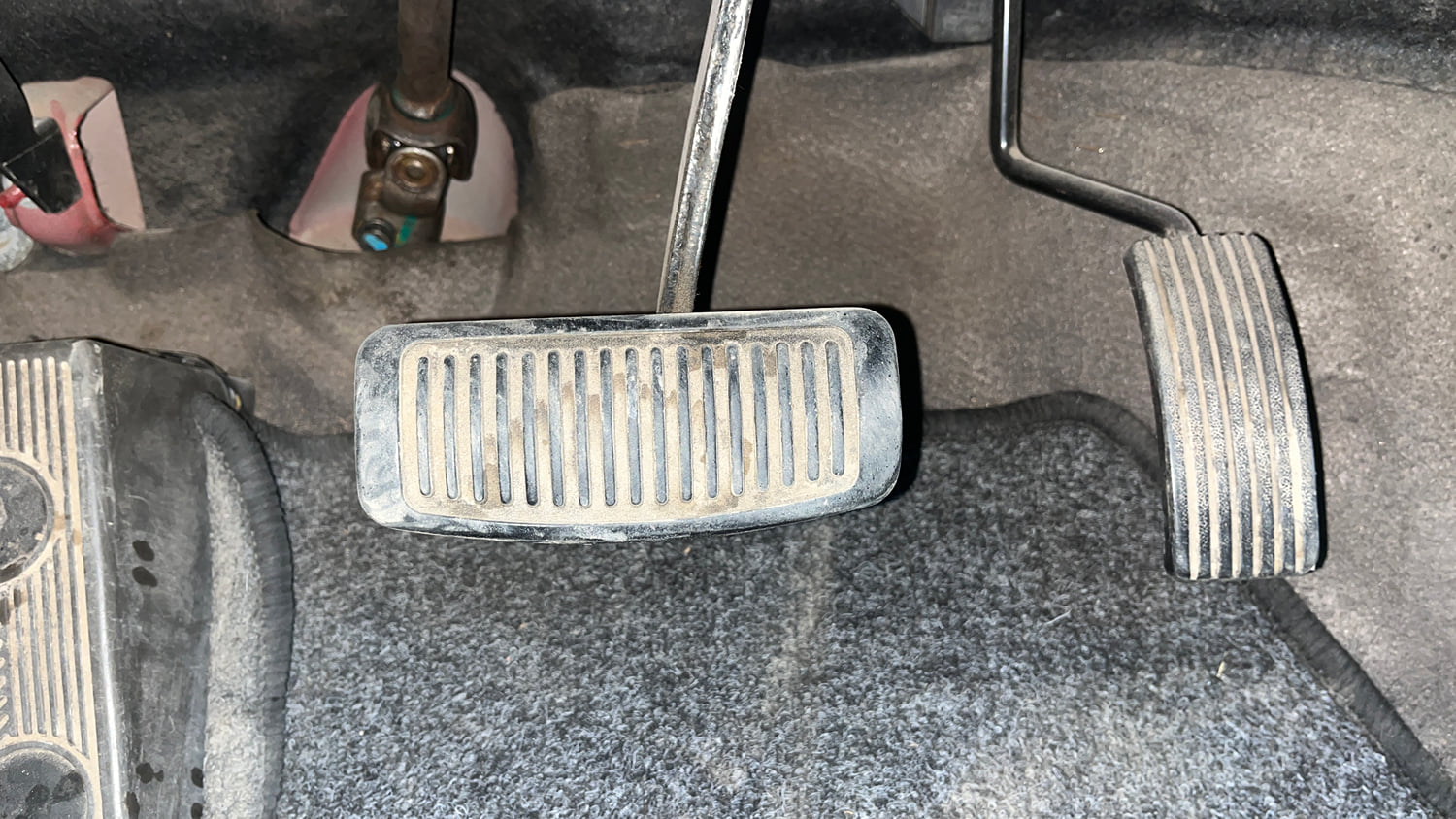 Used 2012 Hyundai i10 Sportz 1.2 AT Kappa2 Petrol Automatic interior PEDALS VIEW