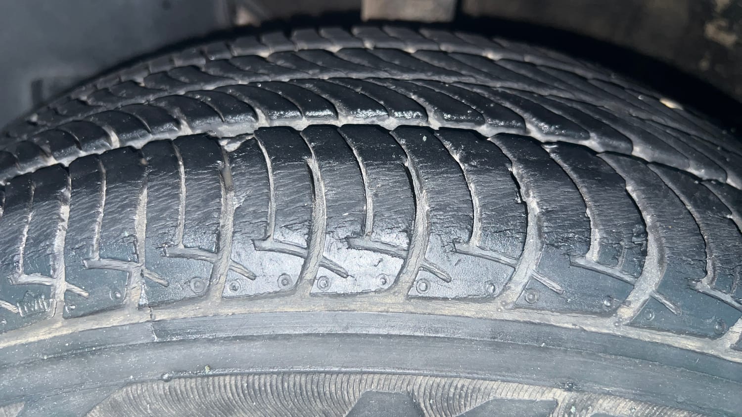 Used 2019 Maruti Suzuki Wagon R VXi 1.0 Petrol Manual tyres LEFT FRONT TYRE TREAD VIEW