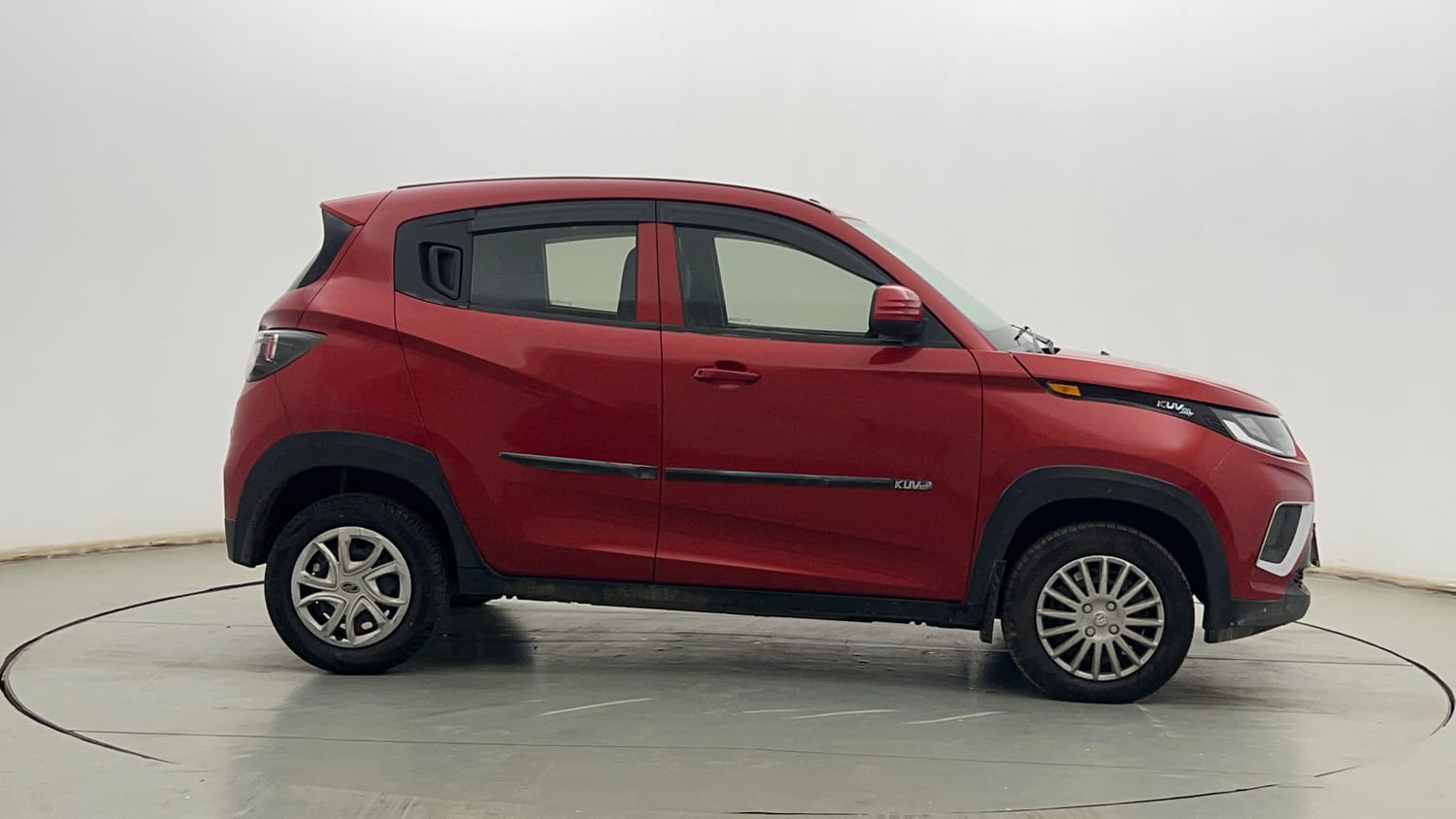 Used 2018 Mahindra KUV100 NXT K4 Plus 6 STR Petrol Manual exterior RIGHT SIDE VIEW