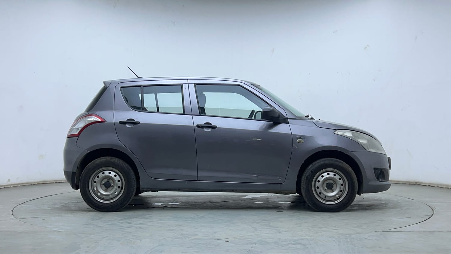 Used 2013 Maruti Suzuki Swift LDi Diesel Manual exterior RIGHT SIDE VIEW