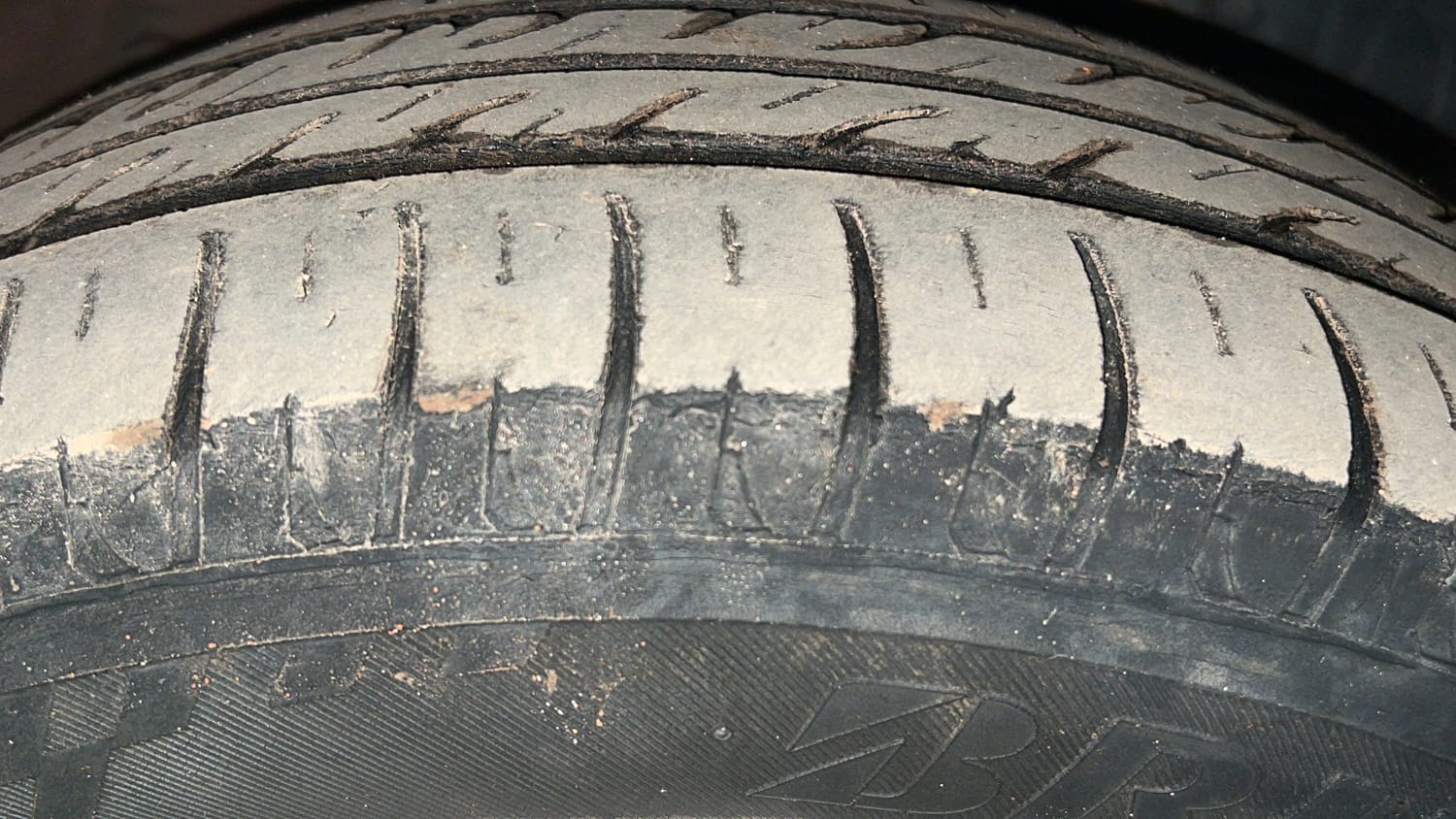Used 2018 Mahindra KUV100 NXT K4 Plus 6 STR Petrol Manual tyres RIGHT FRONT TYRE TREAD VIEW