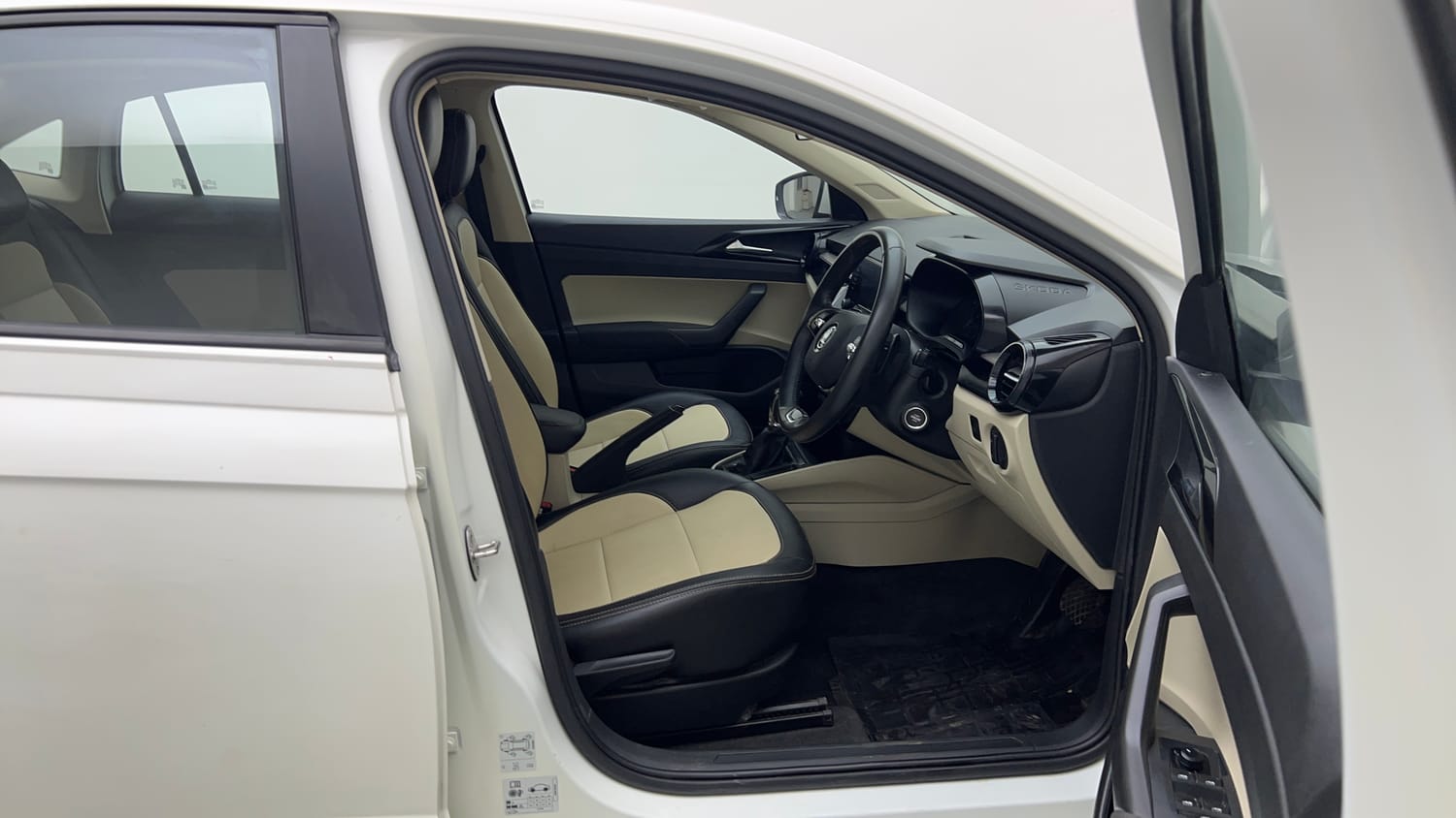 2022 Skoda Slavia Ambition 1.0L TSI AT-17