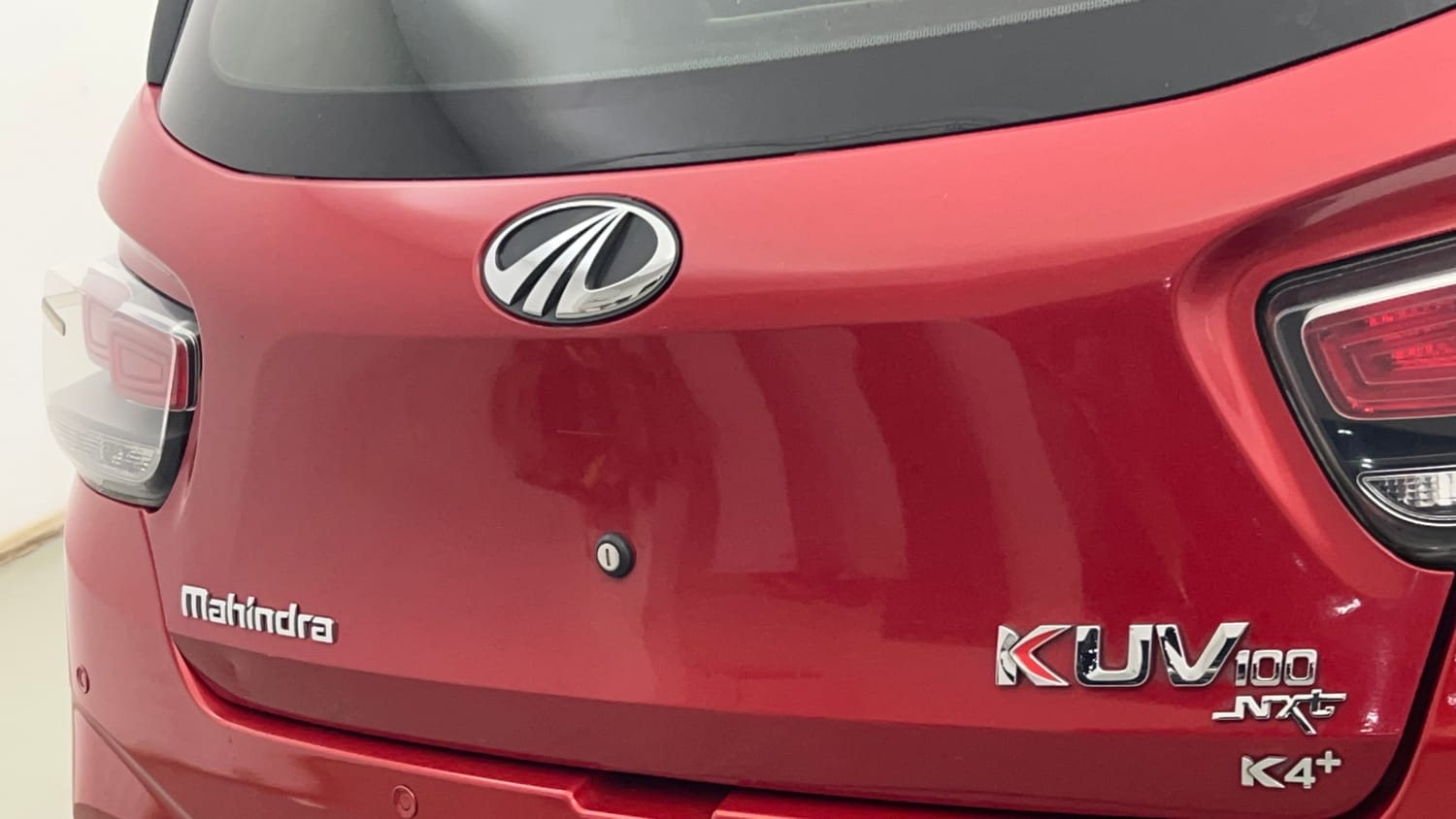 Used 2018 Mahindra KUV100 NXT K4 Plus 6 STR Petrol Manual dents MINOR SCRATCH
