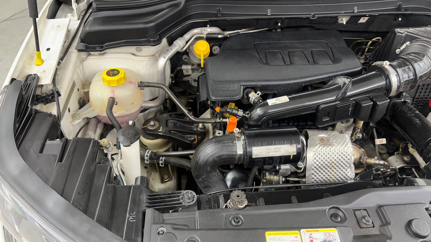 Used 2023 Mahindra XUV 300 W8 (O) 1.2 Petrol Petrol Manual engine ENGINE RIGHT SIDE VIEW