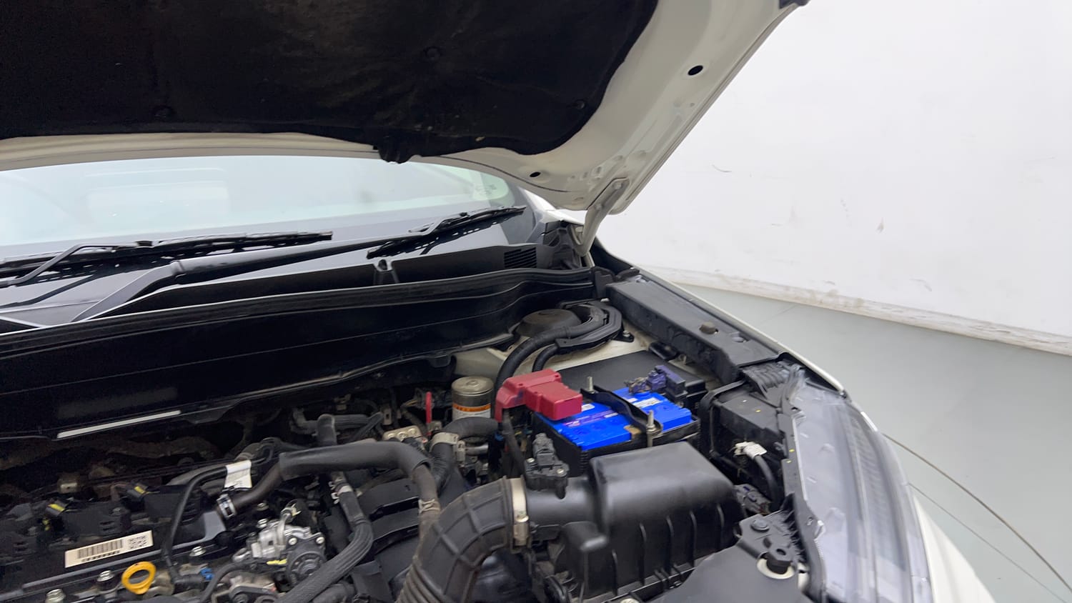 Used 2023 Toyota Urban Cruiser Hyryder V Hybrid Hybrid Automatic engine ENGINE LEFT SIDE HINGE & APRON VIEW