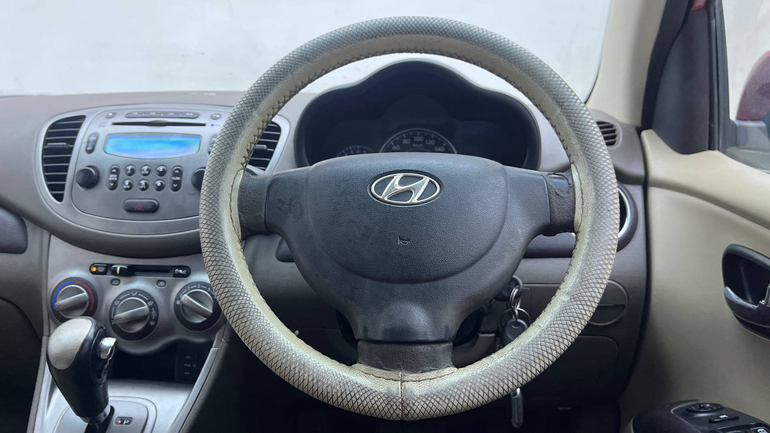Used 2012 Hyundai i10 Sportz 1.2 AT Kappa2 Petrol Automatic interior STEERING VIEW
