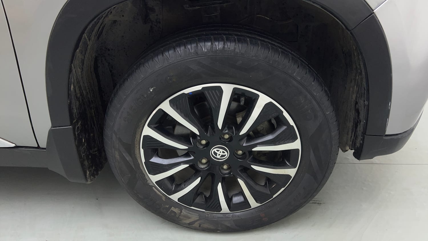 2022 Toyota Urban Cruiser Premium Grade MT-32