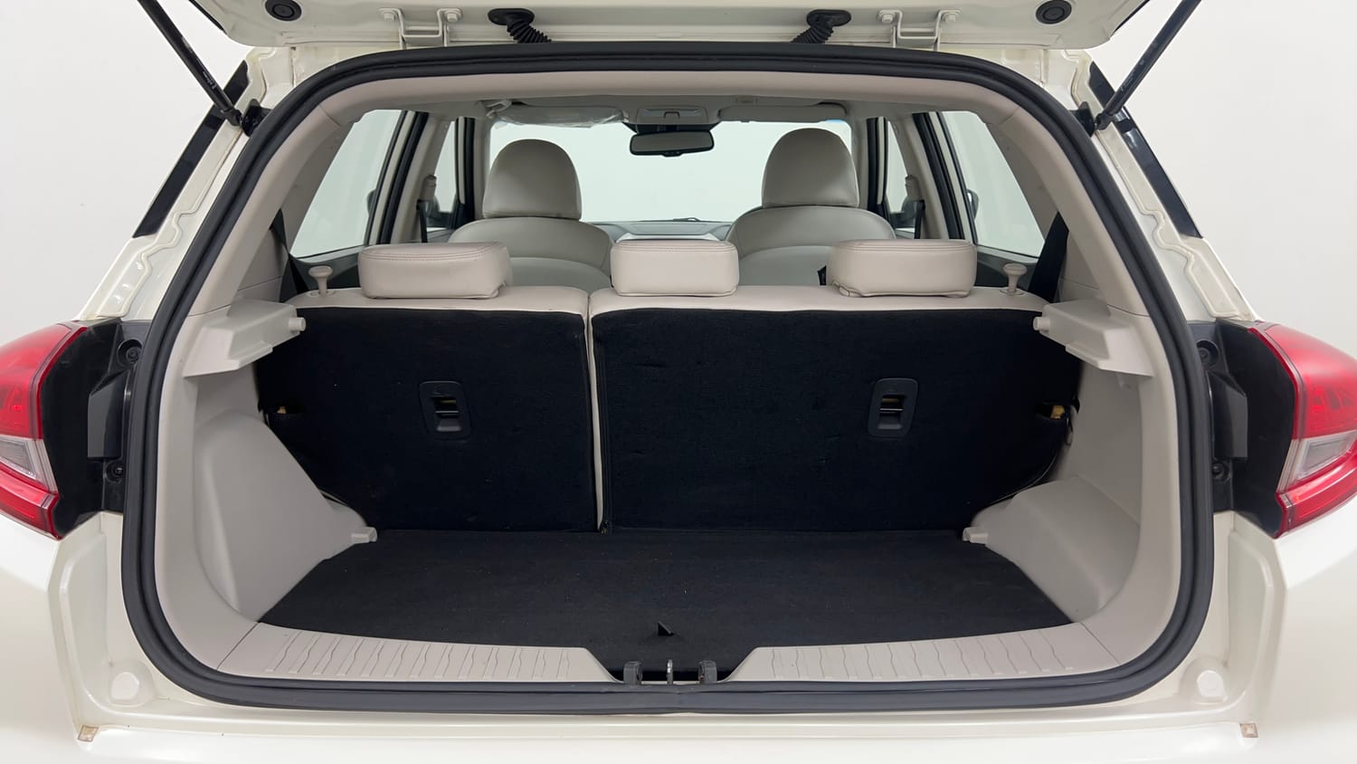 Used 2023 Mahindra XUV 300 W8 (O) 1.2 Petrol Petrol Manual interior DICKY INSIDE VIEW