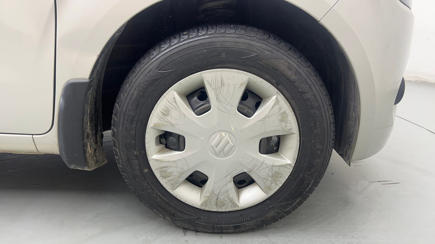 Used 2019 Maruti Suzuki Wagon R VXi 1.0 Petrol Manual tyres RIGHT FRONT TYRE RIM VIEW