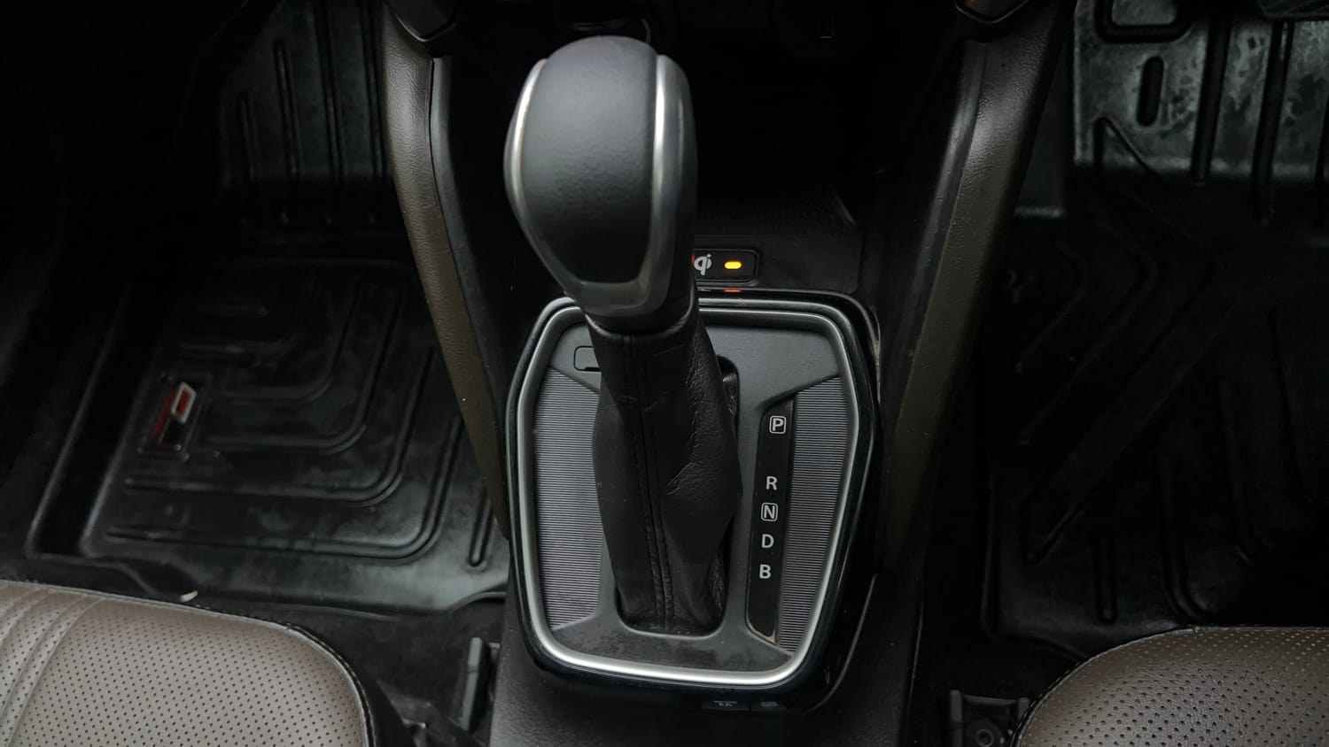 Used 2023 Toyota Urban Cruiser Hyryder V Hybrid Hybrid Automatic interior GEAR  KNOB VIEW