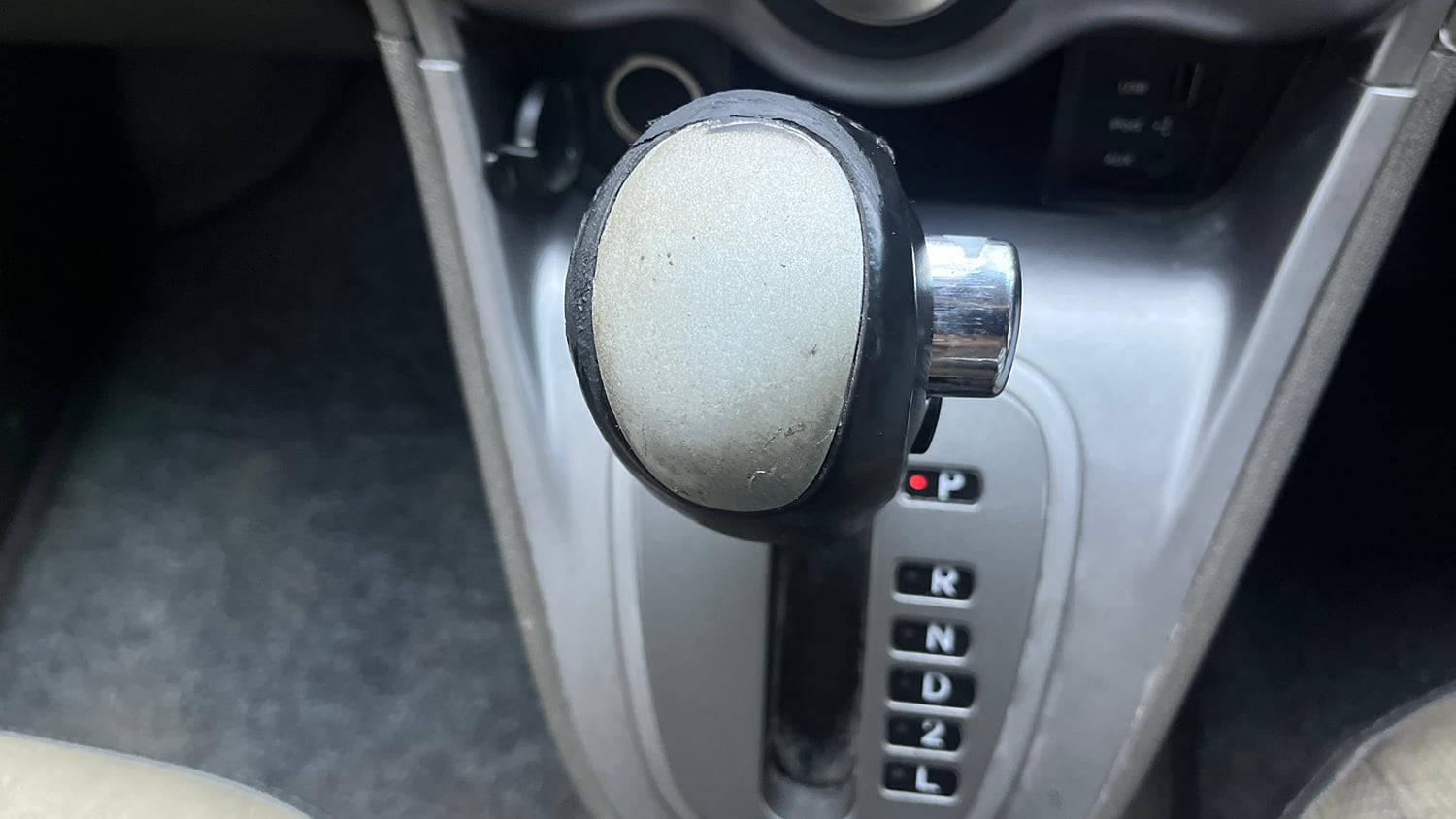 Used 2012 Hyundai i10 Sportz 1.2 AT Kappa2 Petrol Automatic interior GEAR  KNOB VIEW