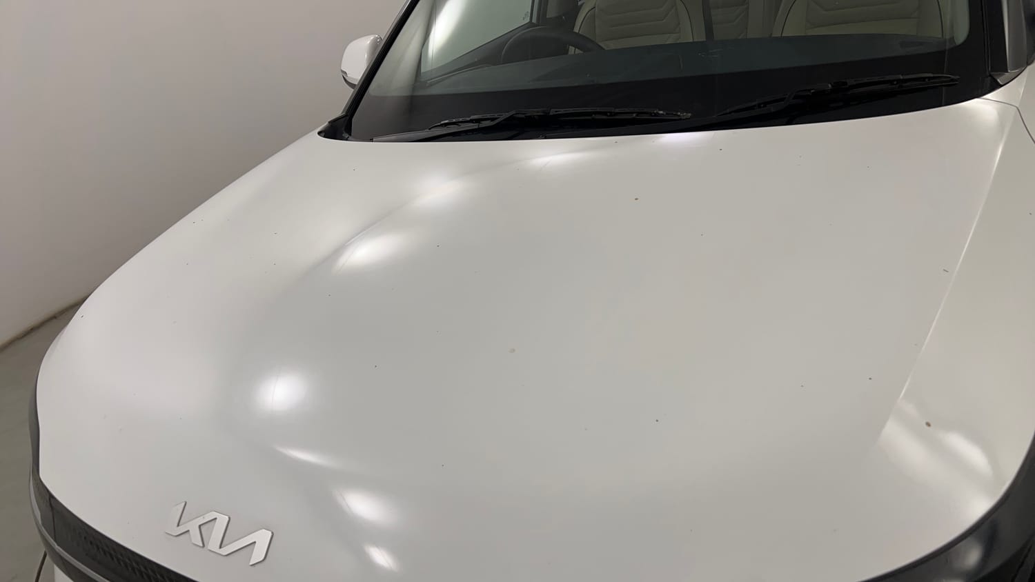 Used 2023 Kia Carens Luxury Plus 1.5 Diesel AT 7 STR Diesel Automatic dents MINOR DENT