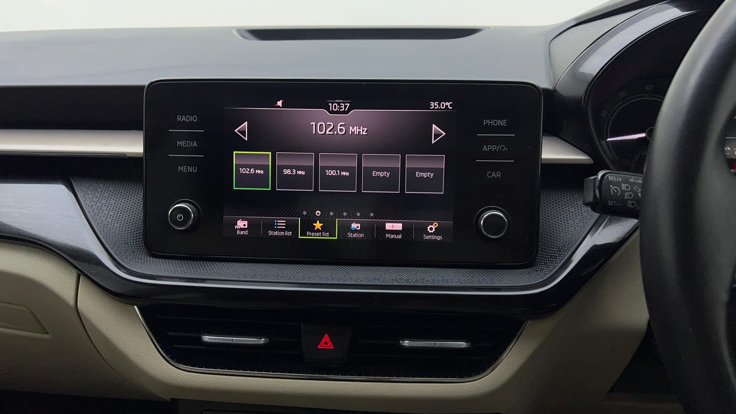 2022 Skoda Slavia Ambition 1.0L TSI AT-44