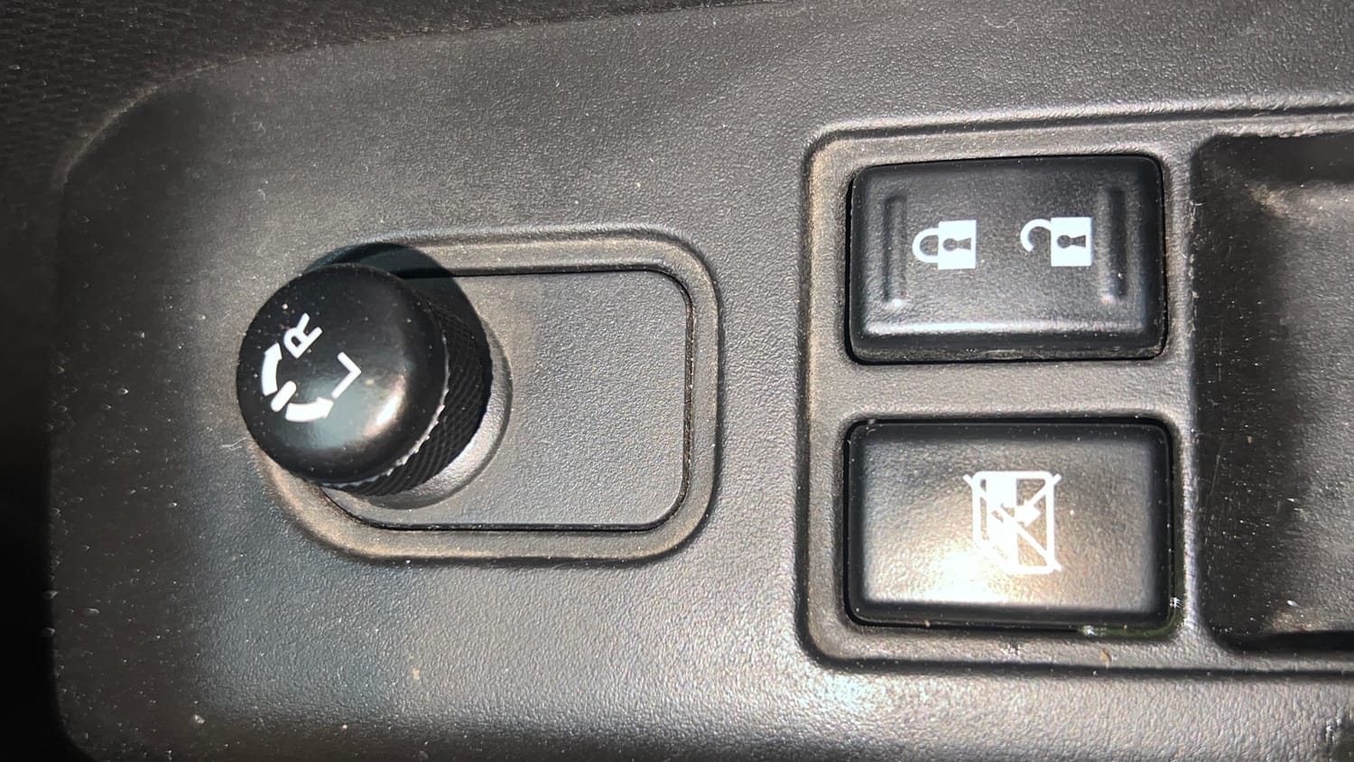Used 2019 Maruti Suzuki Wagon R VXi 1.0 Petrol Manual top_features Adjustable ORVM