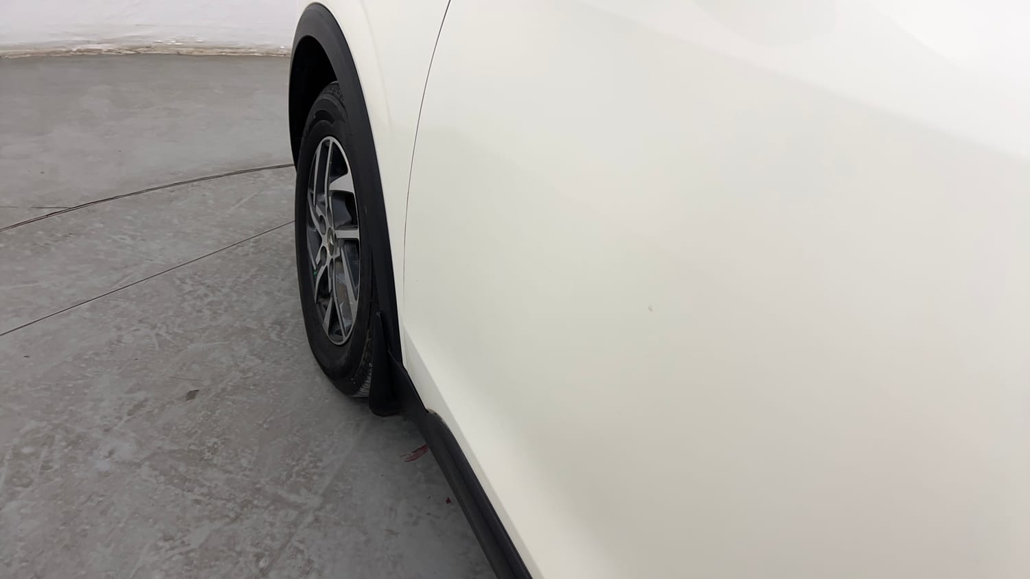 Used 2023 Mahindra XUV 300 W8 (O) 1.2 Petrol Petrol Manual dents MINOR DENT