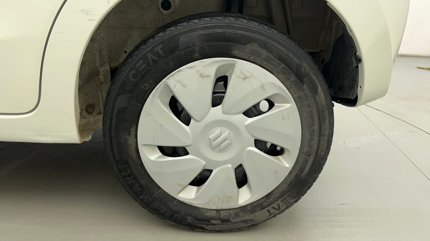 Used 2017 Maruti Suzuki Celerio ZXi AMT Petrol Automatic tyres LEFT REAR TYRE RIM VIEW